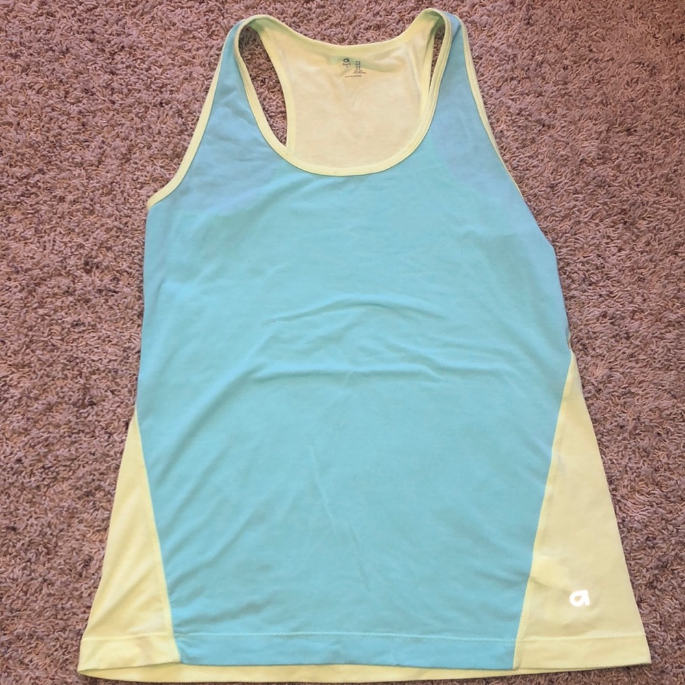 Gap fit mint and yellow tank
